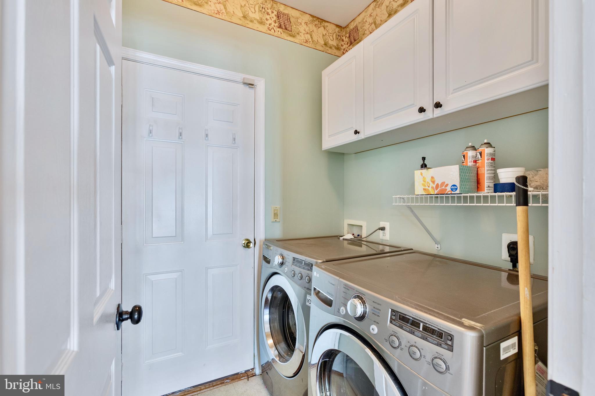 SIGNATURE AT BROADLANDS - Residential