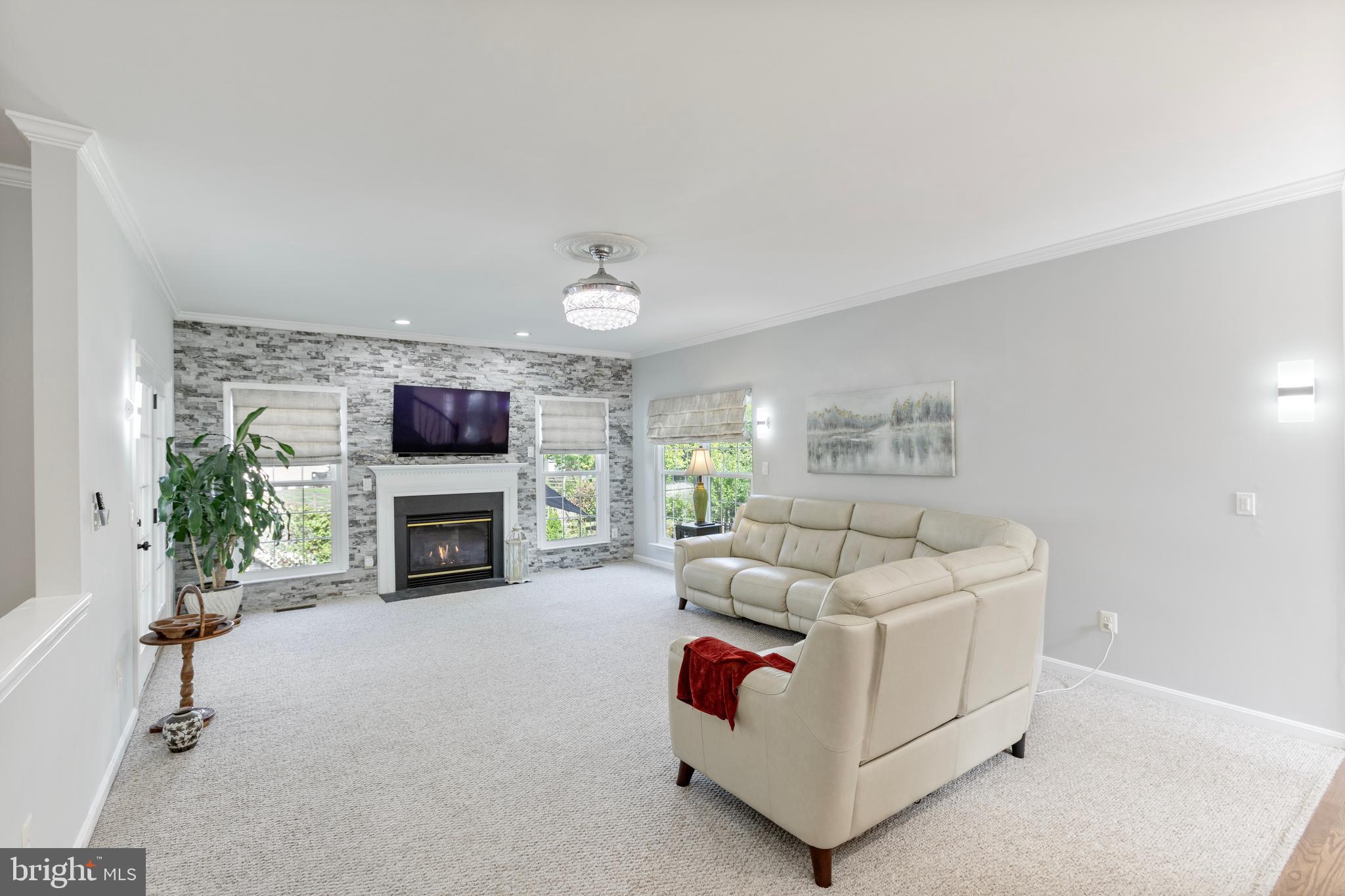 SIGNATURE AT BROADLANDS - Residential