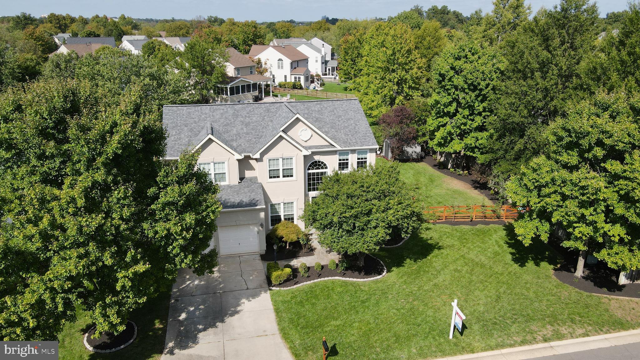 SIGNATURE AT BROADLANDS - Residential