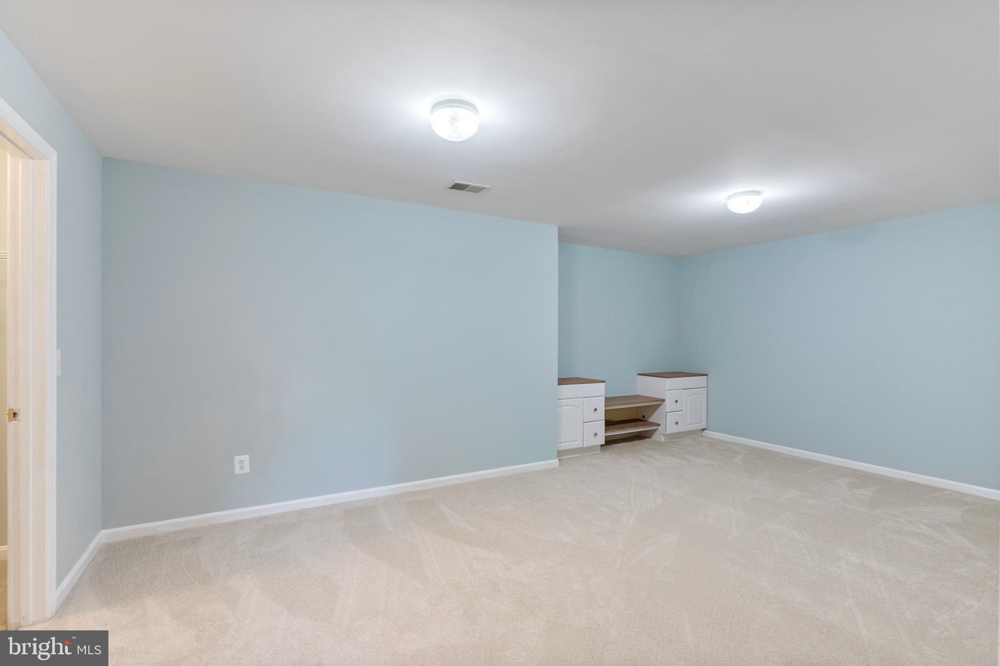 SIGNATURE AT BROADLANDS - Residential