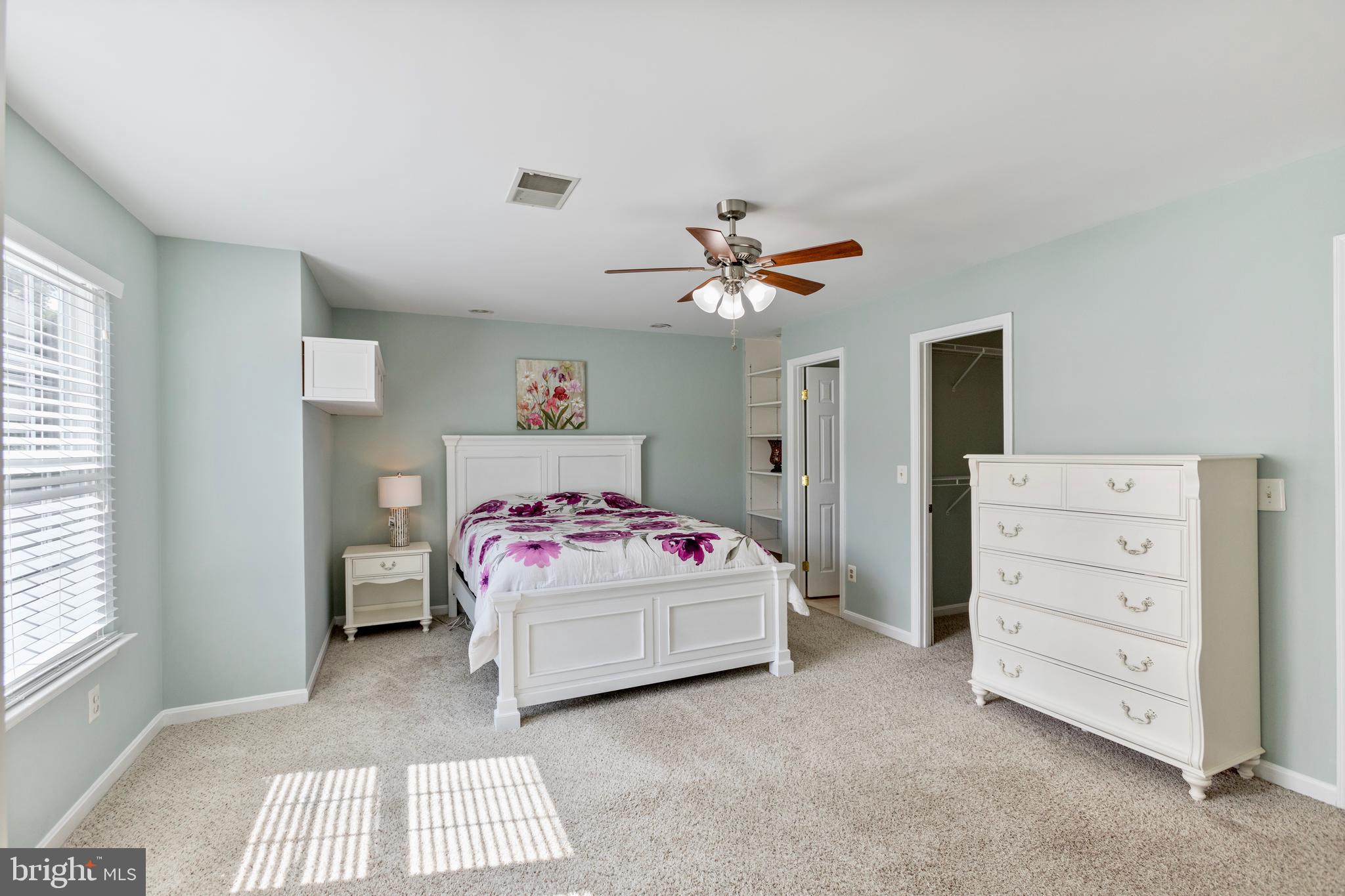 SIGNATURE AT BROADLANDS - Residential