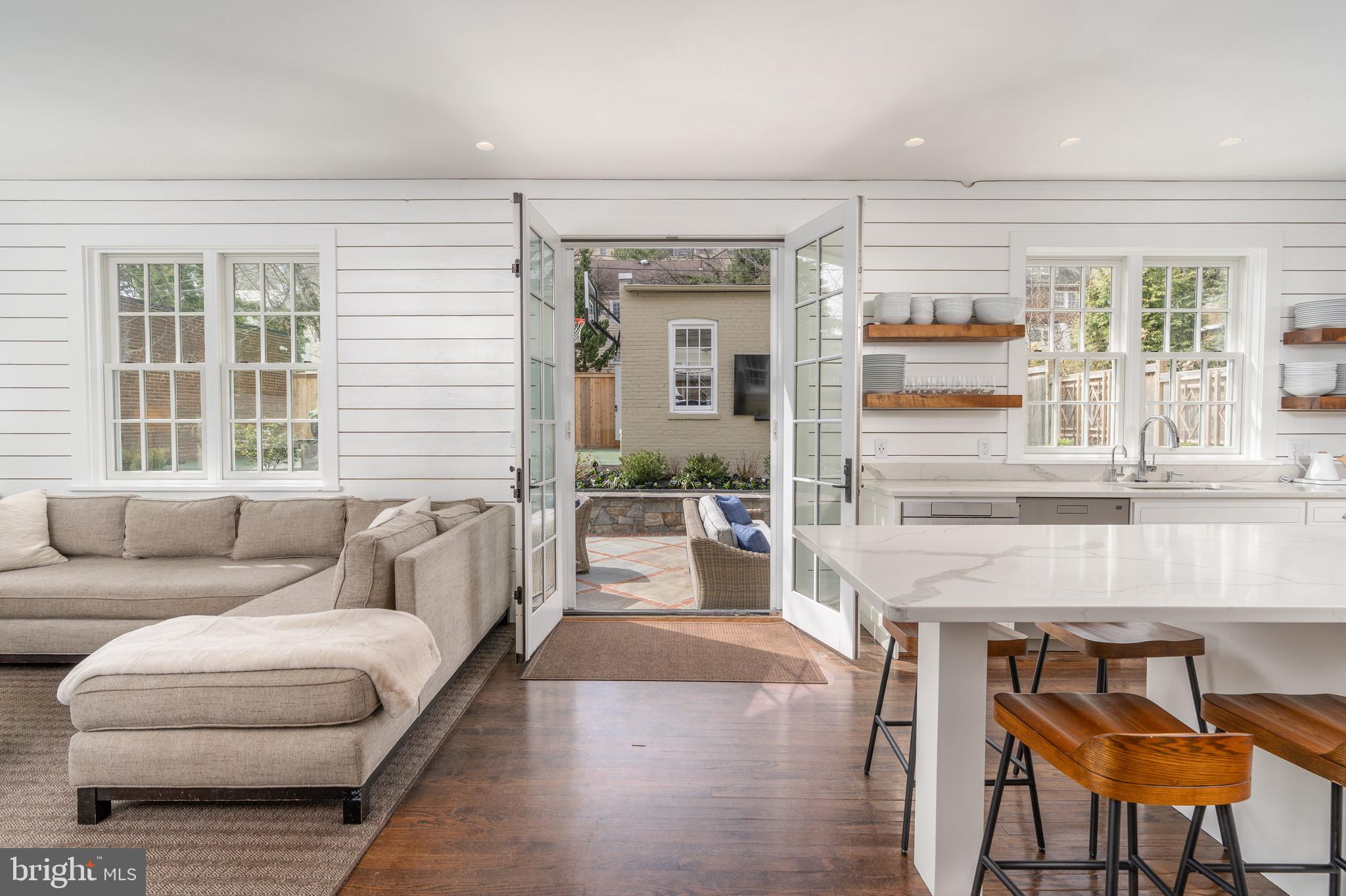 OBSERVATORY CIRCLE - Residential
