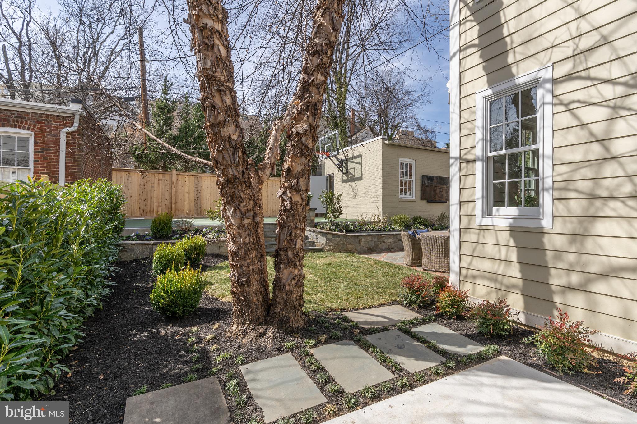OBSERVATORY CIRCLE - Residential