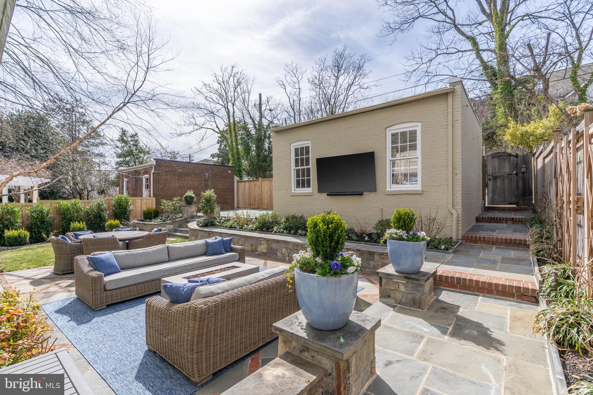 OBSERVATORY CIRCLE - Residential