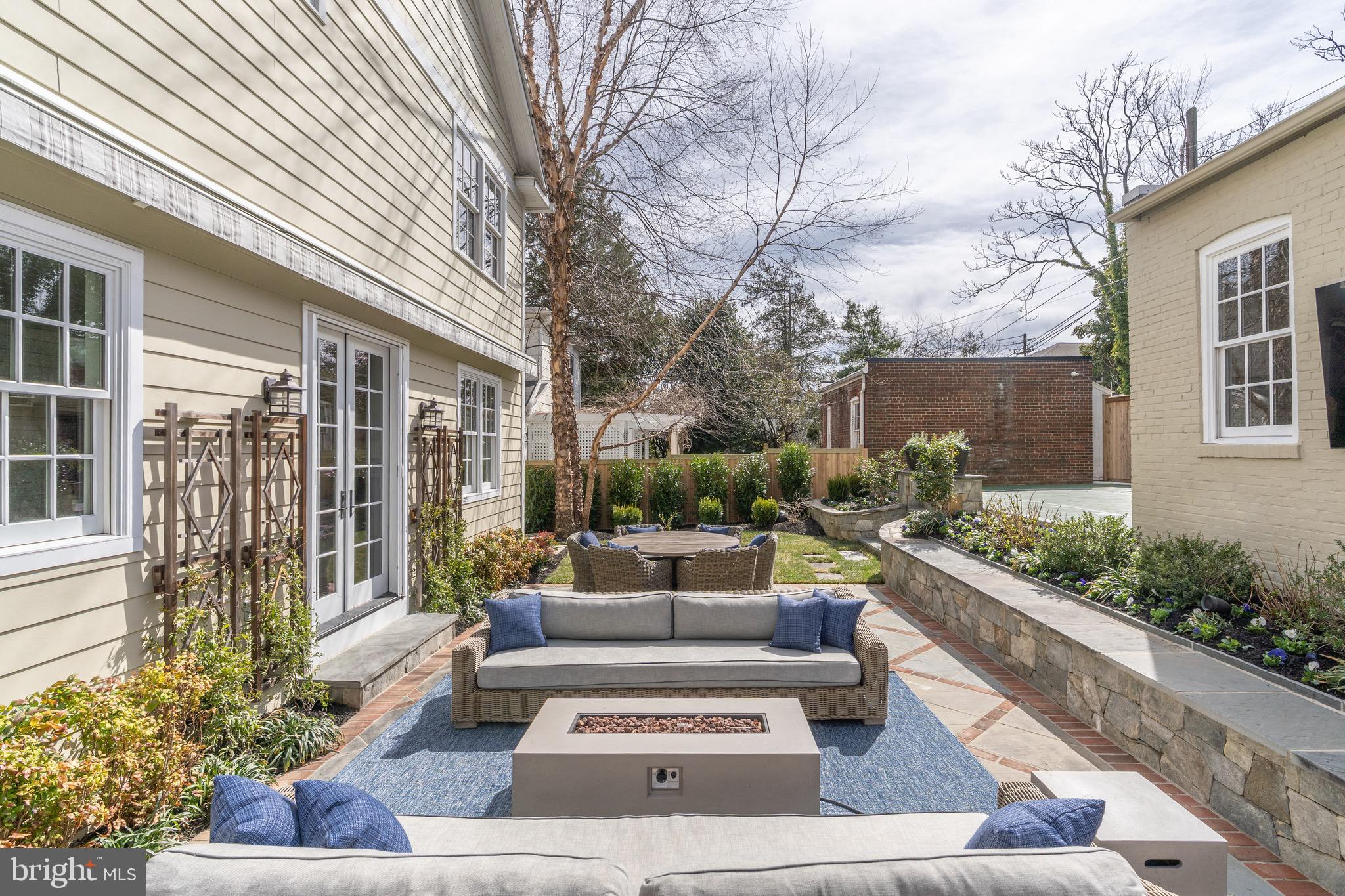 OBSERVATORY CIRCLE - Residential