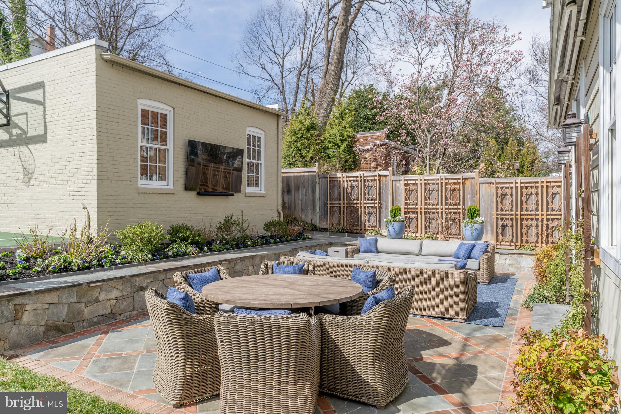 OBSERVATORY CIRCLE - Residential