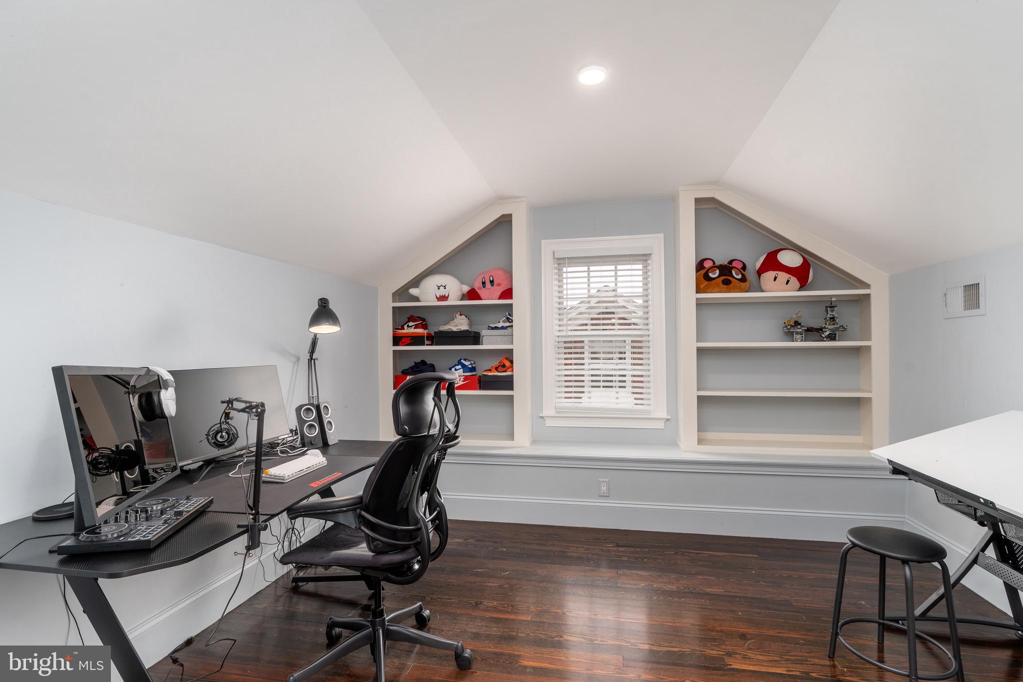 OBSERVATORY CIRCLE - Residential