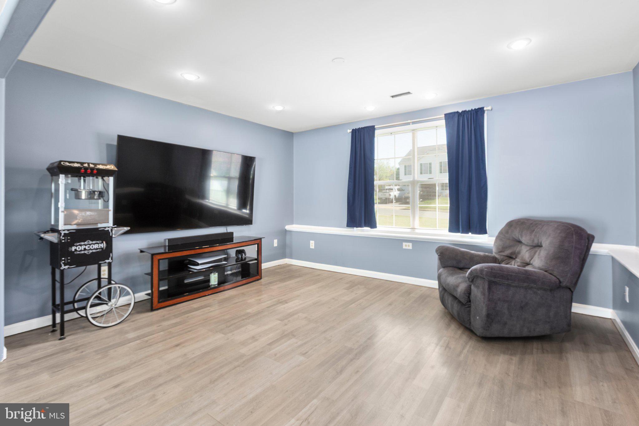 STRATFORD PLACE - Residential