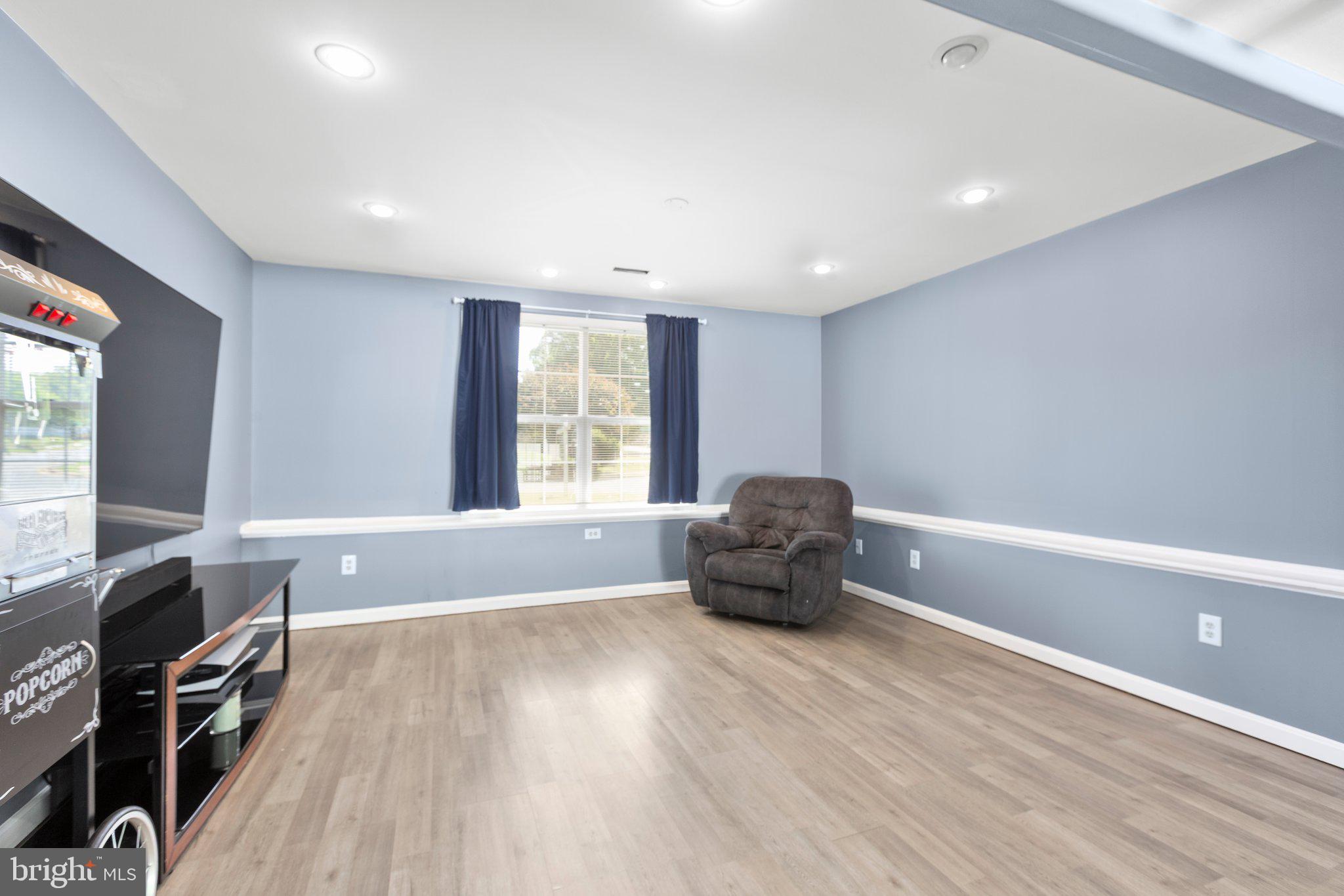 STRATFORD PLACE - Residential