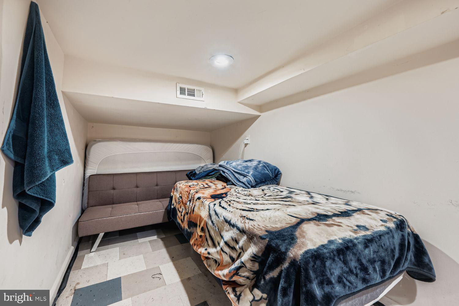 FRANKLIN SQUARE HISTORIC DISTRICT - Residential