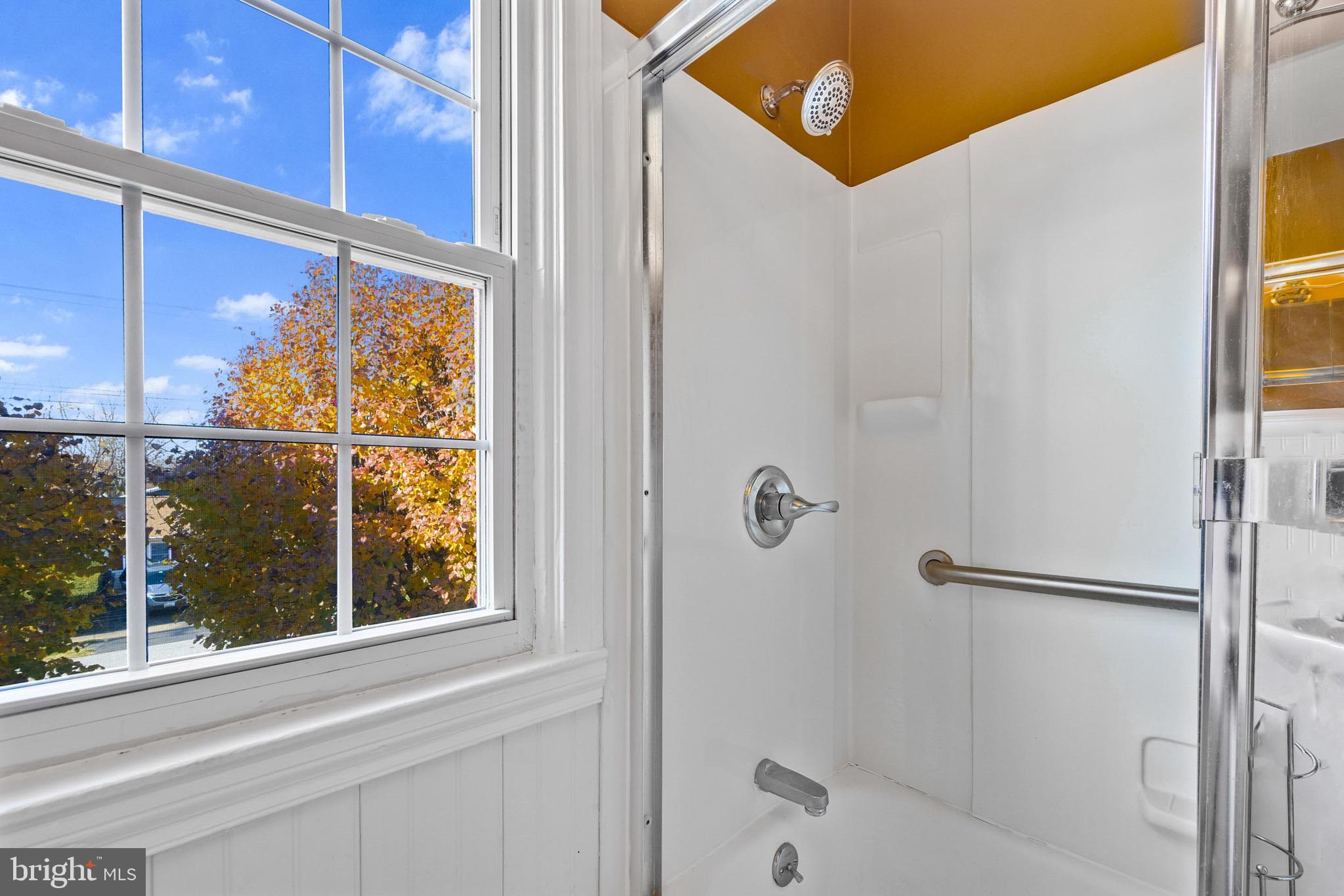 MIDDLE RIVER - Residential