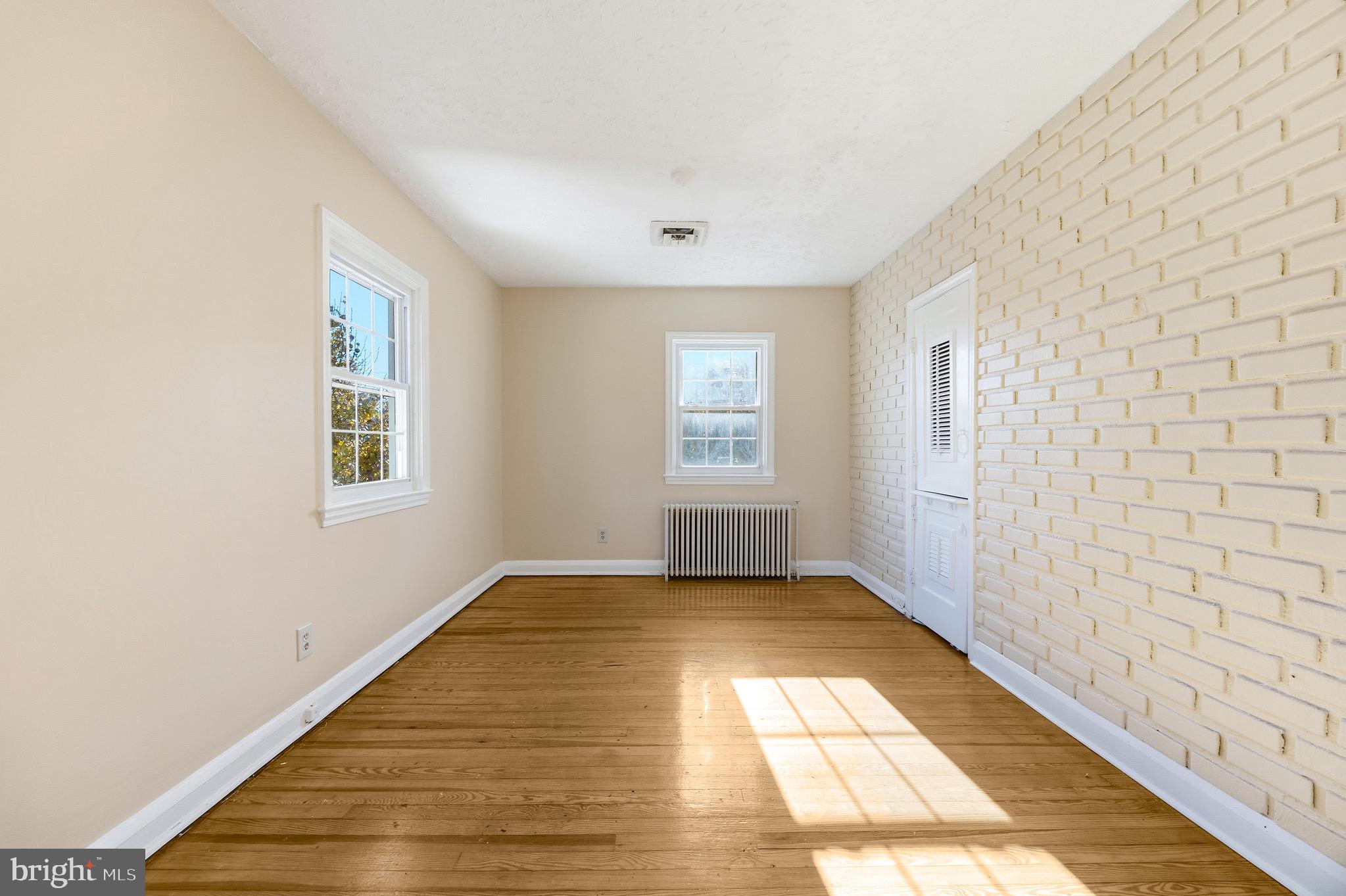 MIDDLE RIVER - Residential