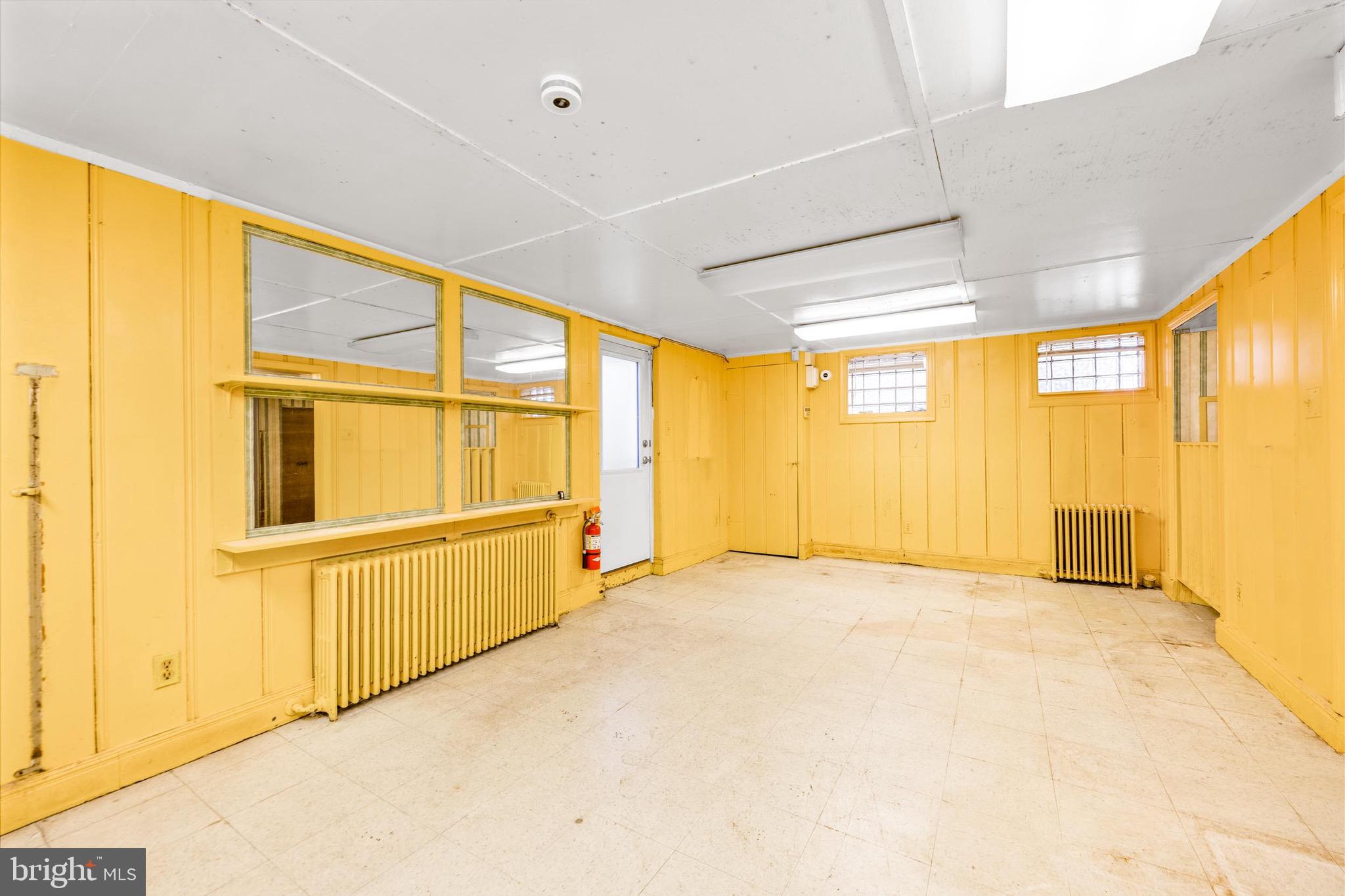 MIDDLE RIVER - Residential