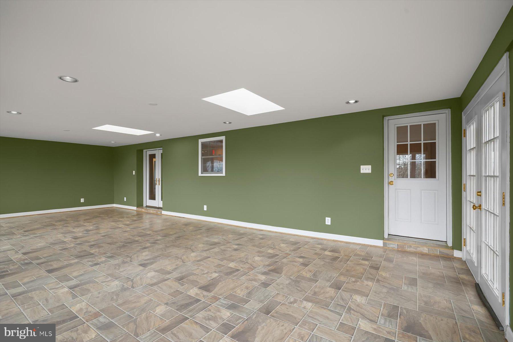 KETTLE RUN ESTATES - Residential