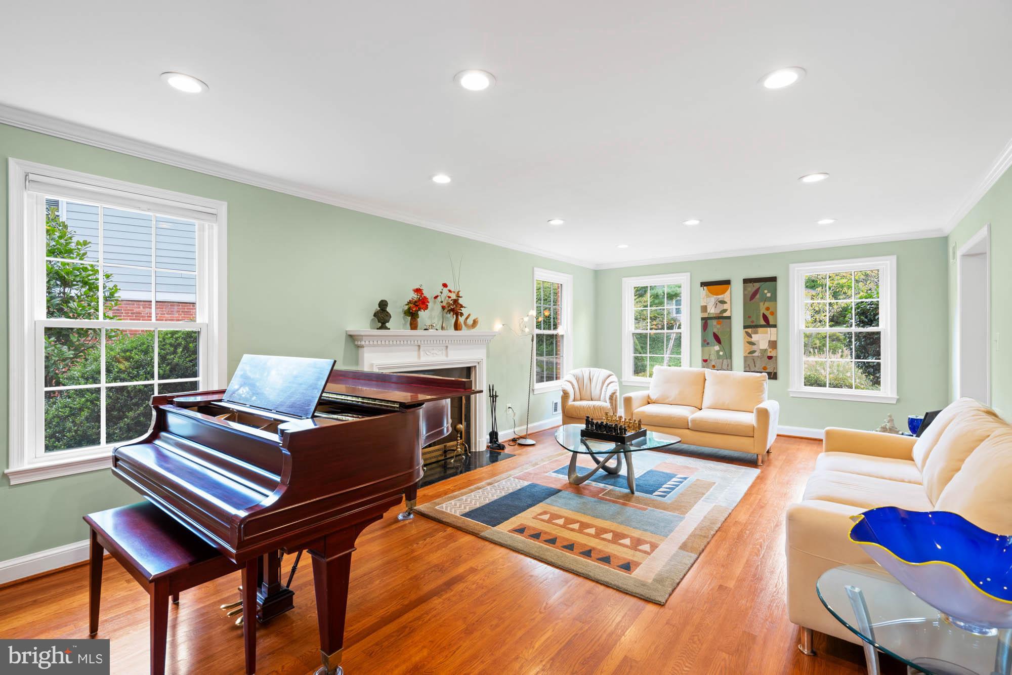 CHEVY CHASE - Residential