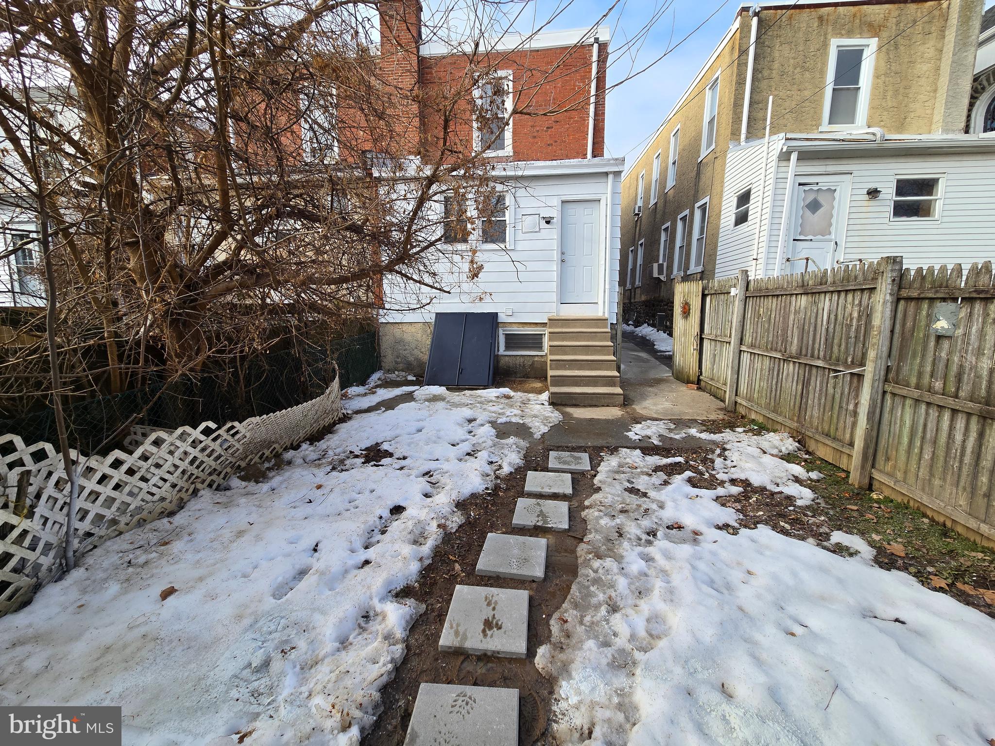 ROXBOROUGH - Residential