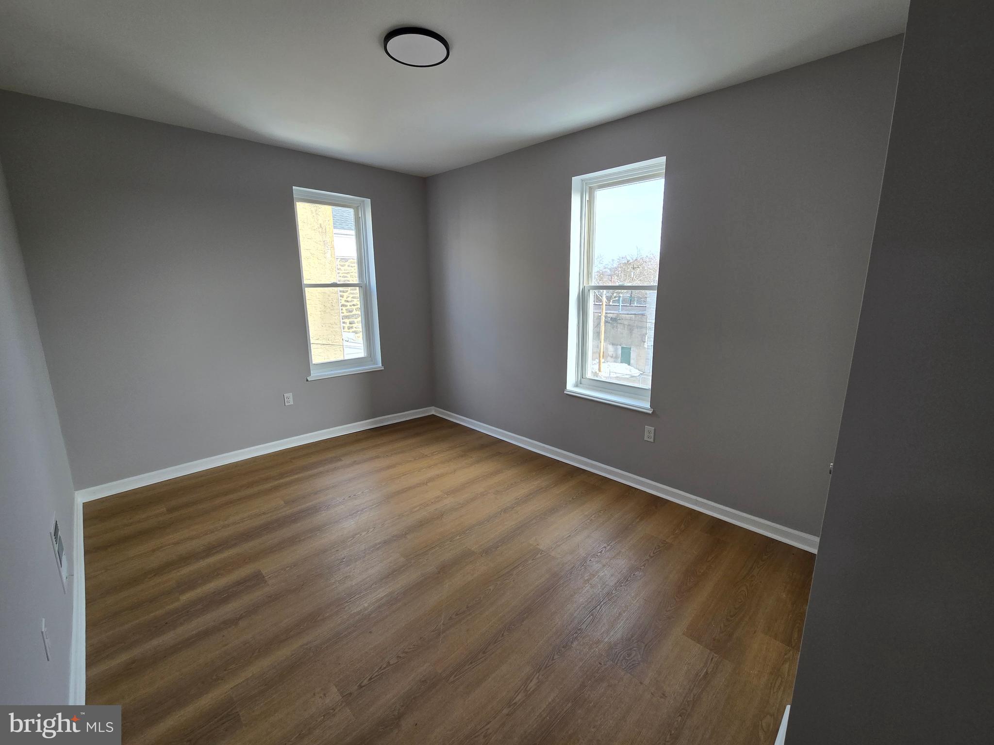 ROXBOROUGH - Residential