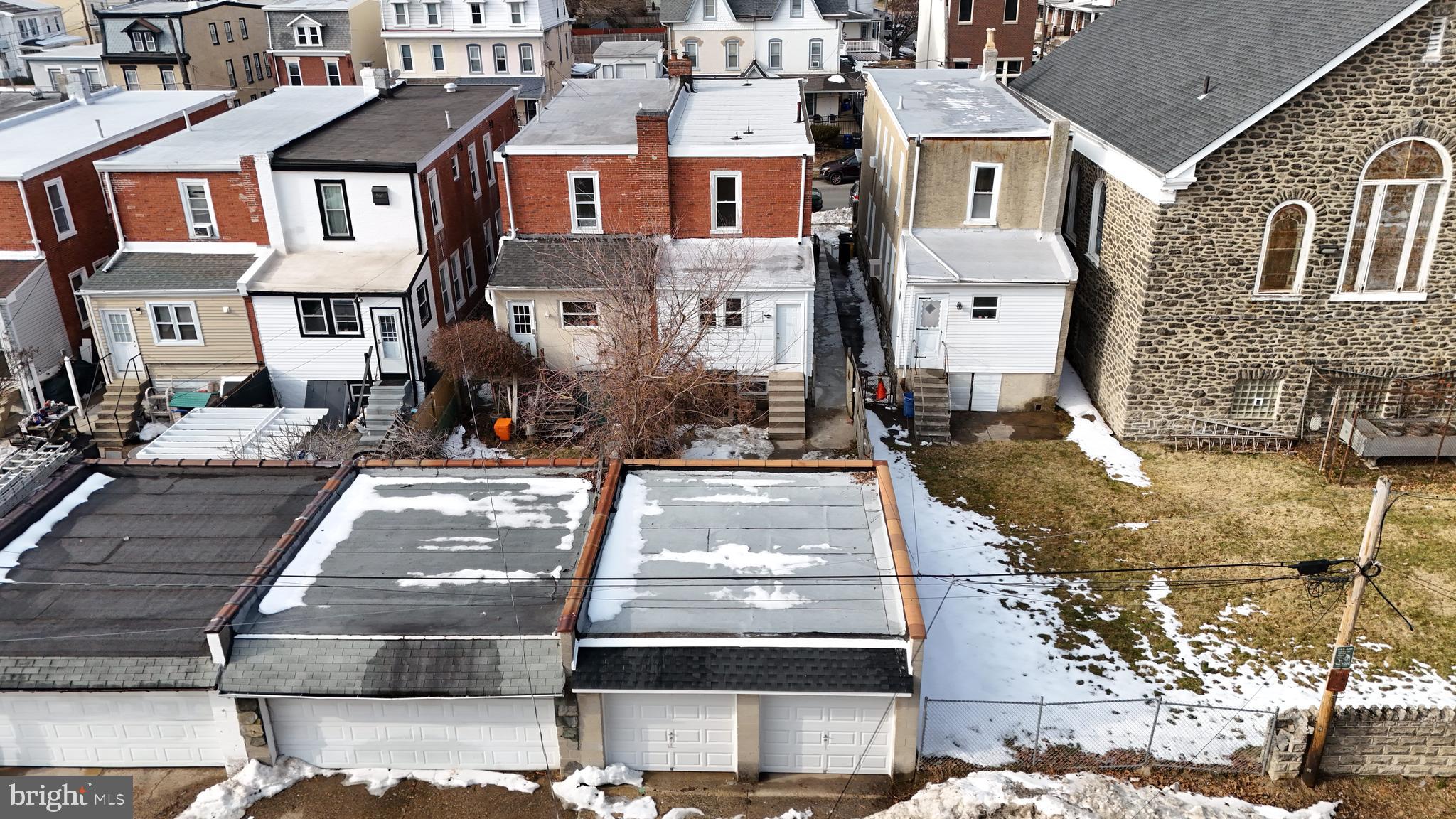 ROXBOROUGH - Residential