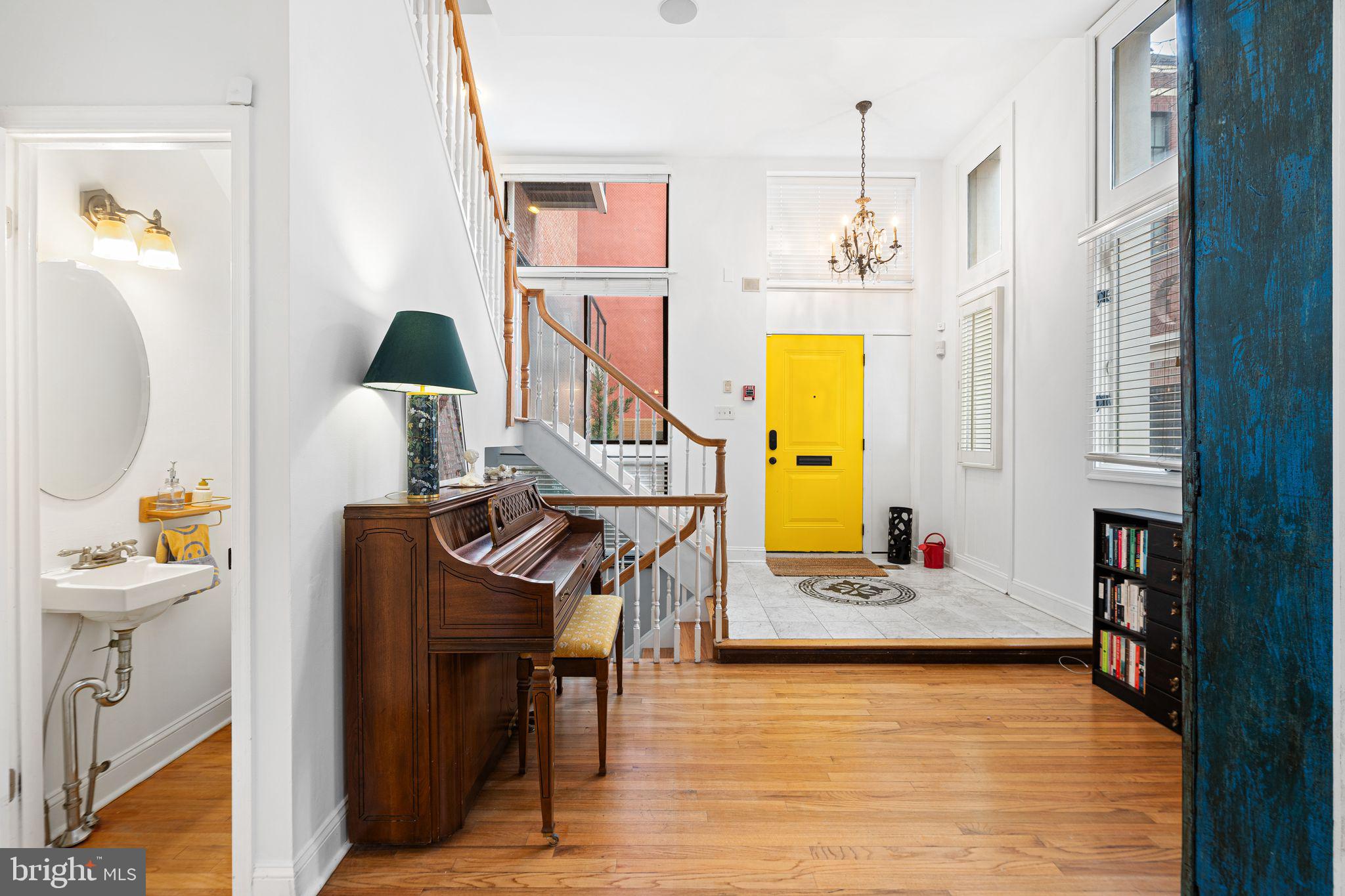 210 CHURCH STREET 1J