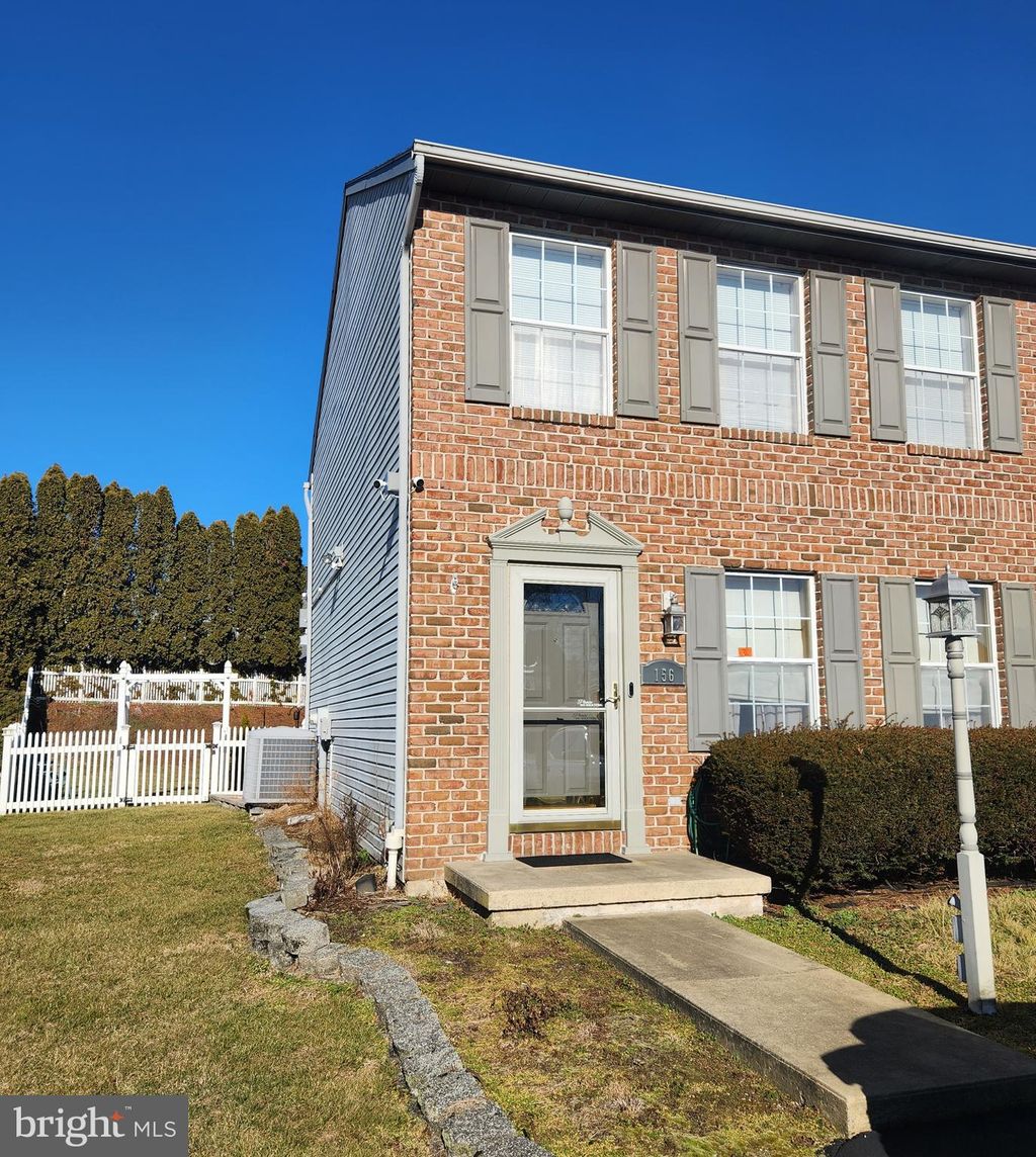Photo of 156 HEATHERWOOD DR, EPHRATA, PA 17522 (MLS # PALA2029744)