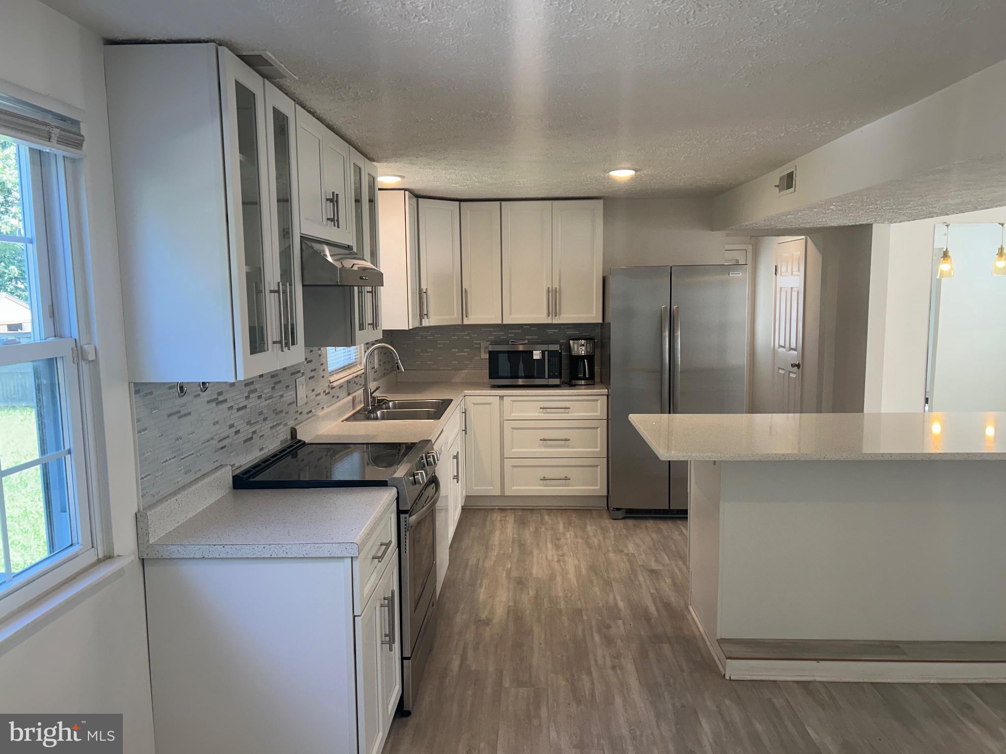 8406 WOODFORD COURT
