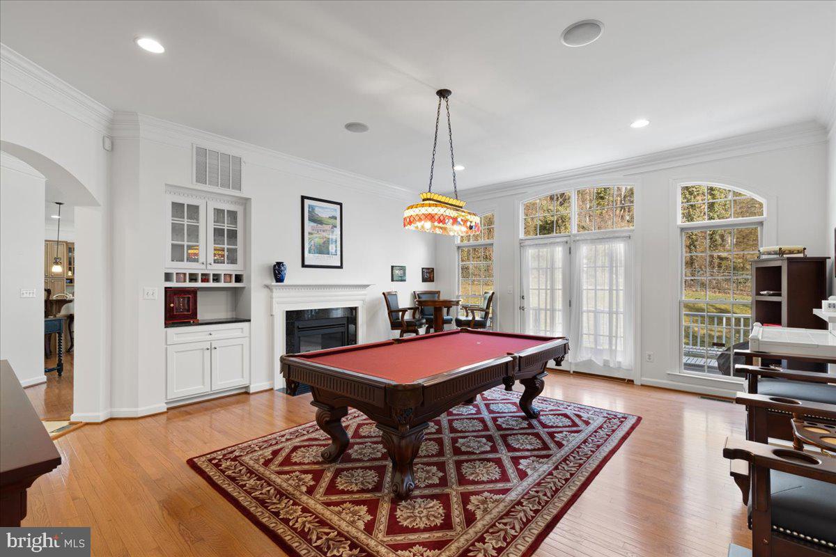 LAKE BARCROFT - Residential