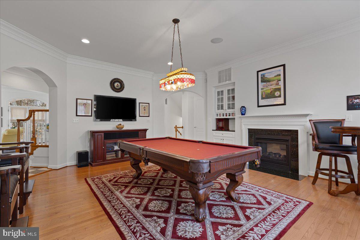 LAKE BARCROFT - Residential