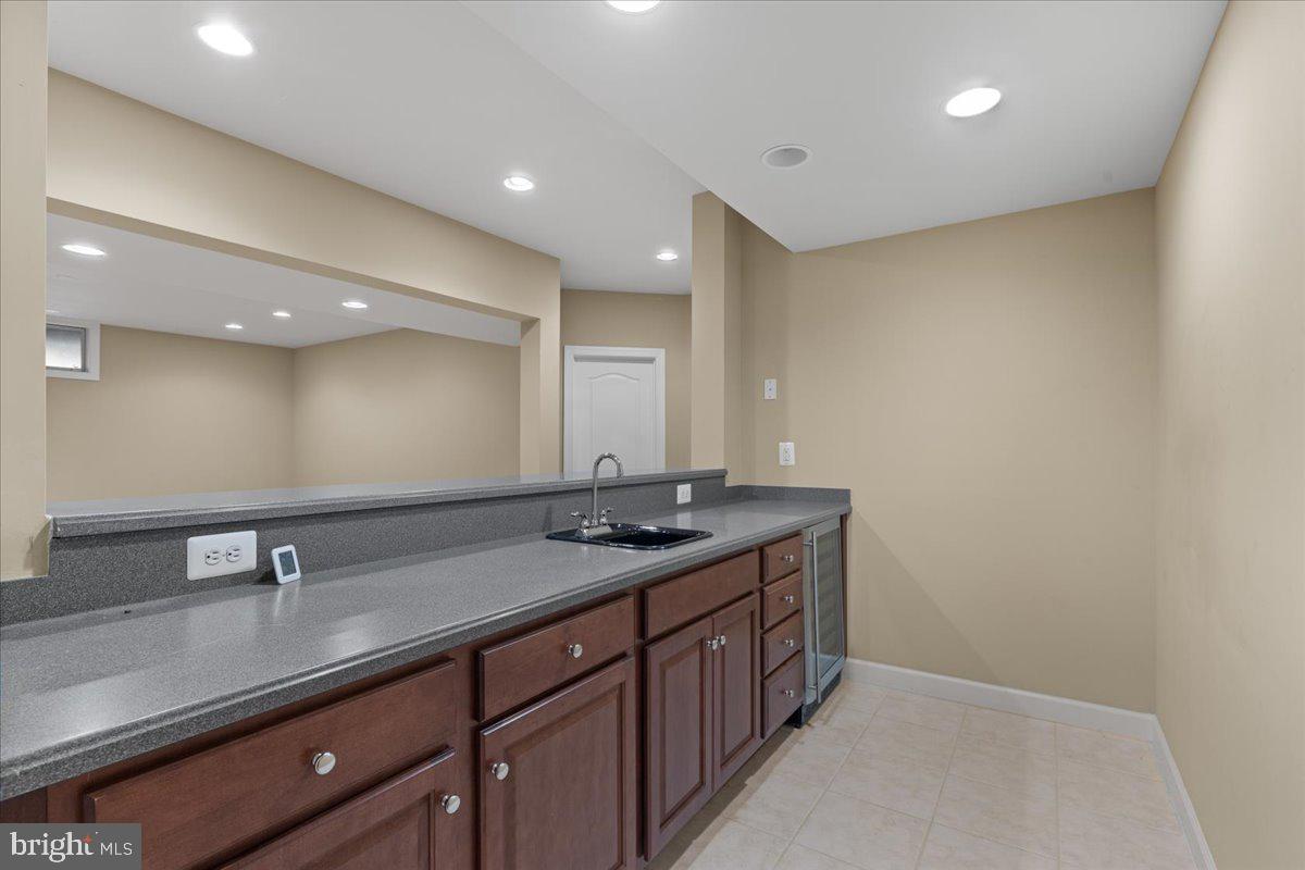 LAKE BARCROFT - Residential