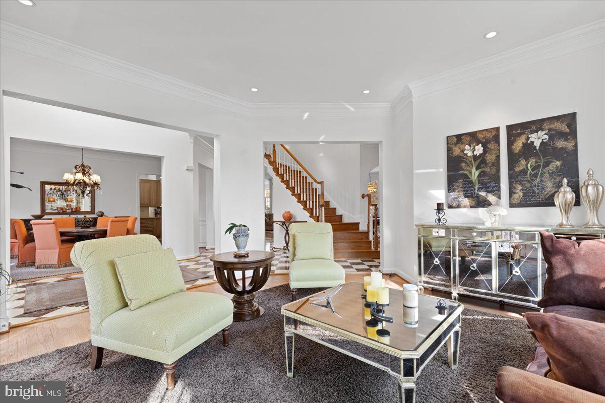 LAKE BARCROFT - Residential