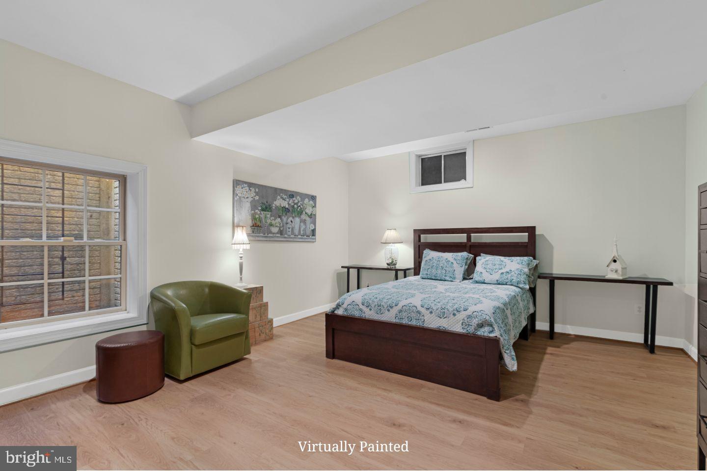 LAKE BARCROFT - Residential