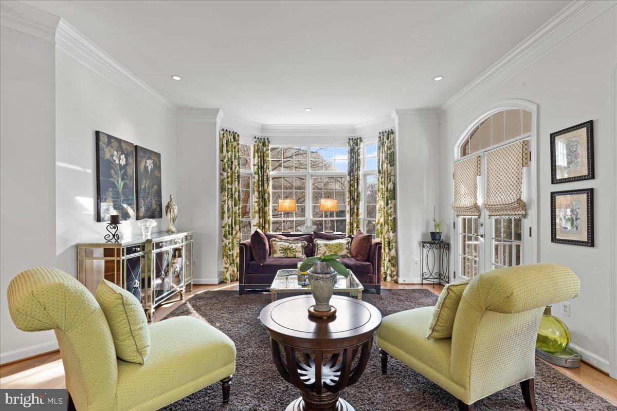 LAKE BARCROFT - Residential