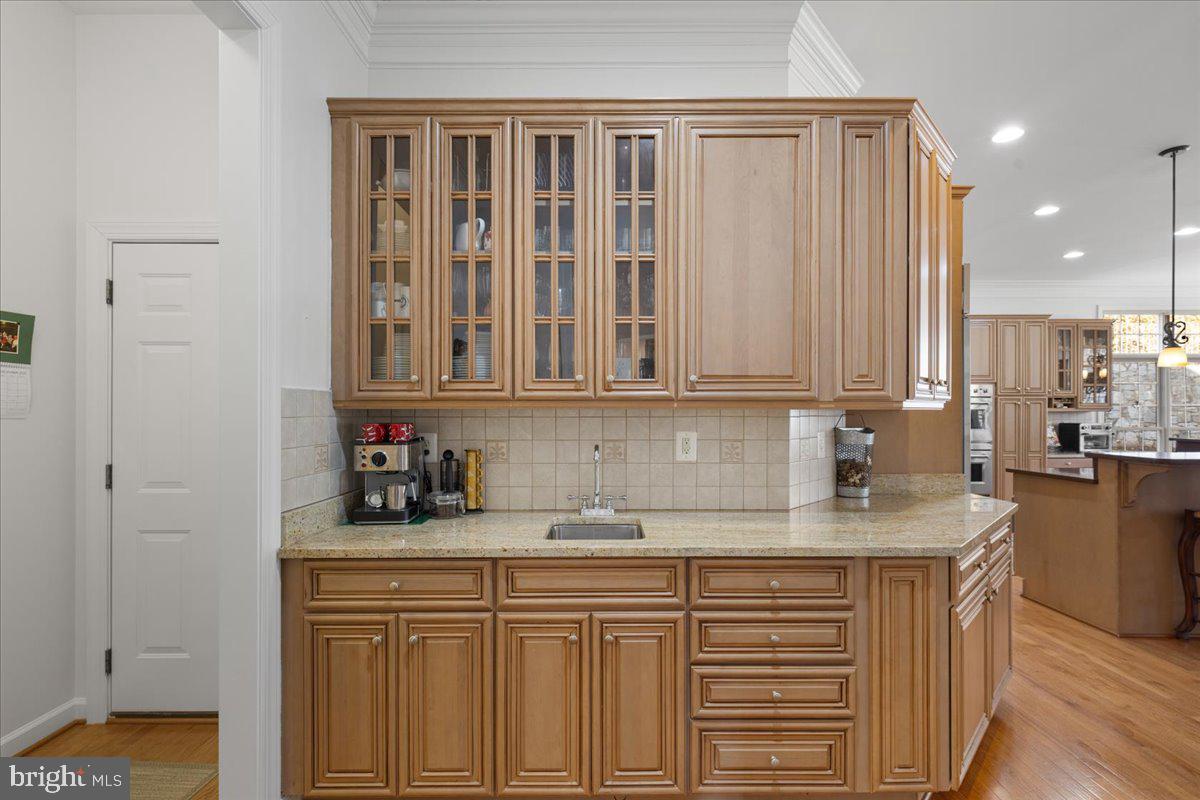 LAKE BARCROFT - Residential