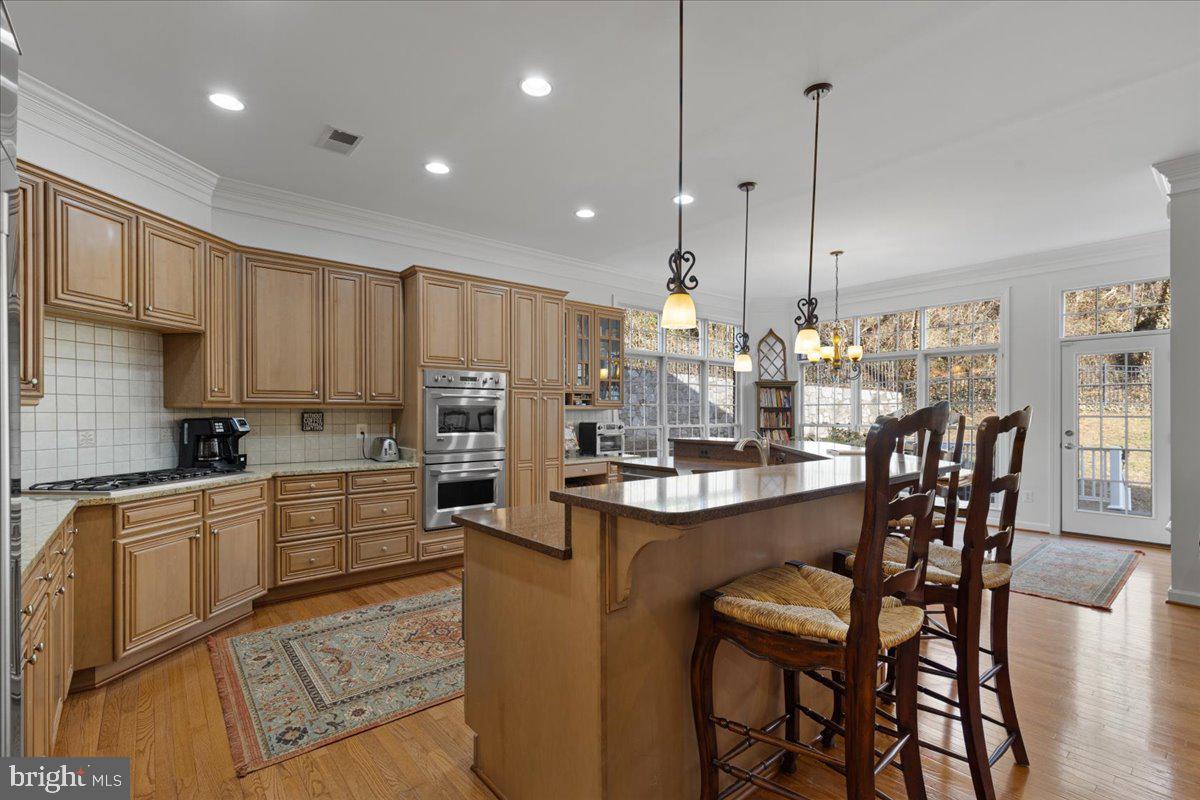 LAKE BARCROFT - Residential