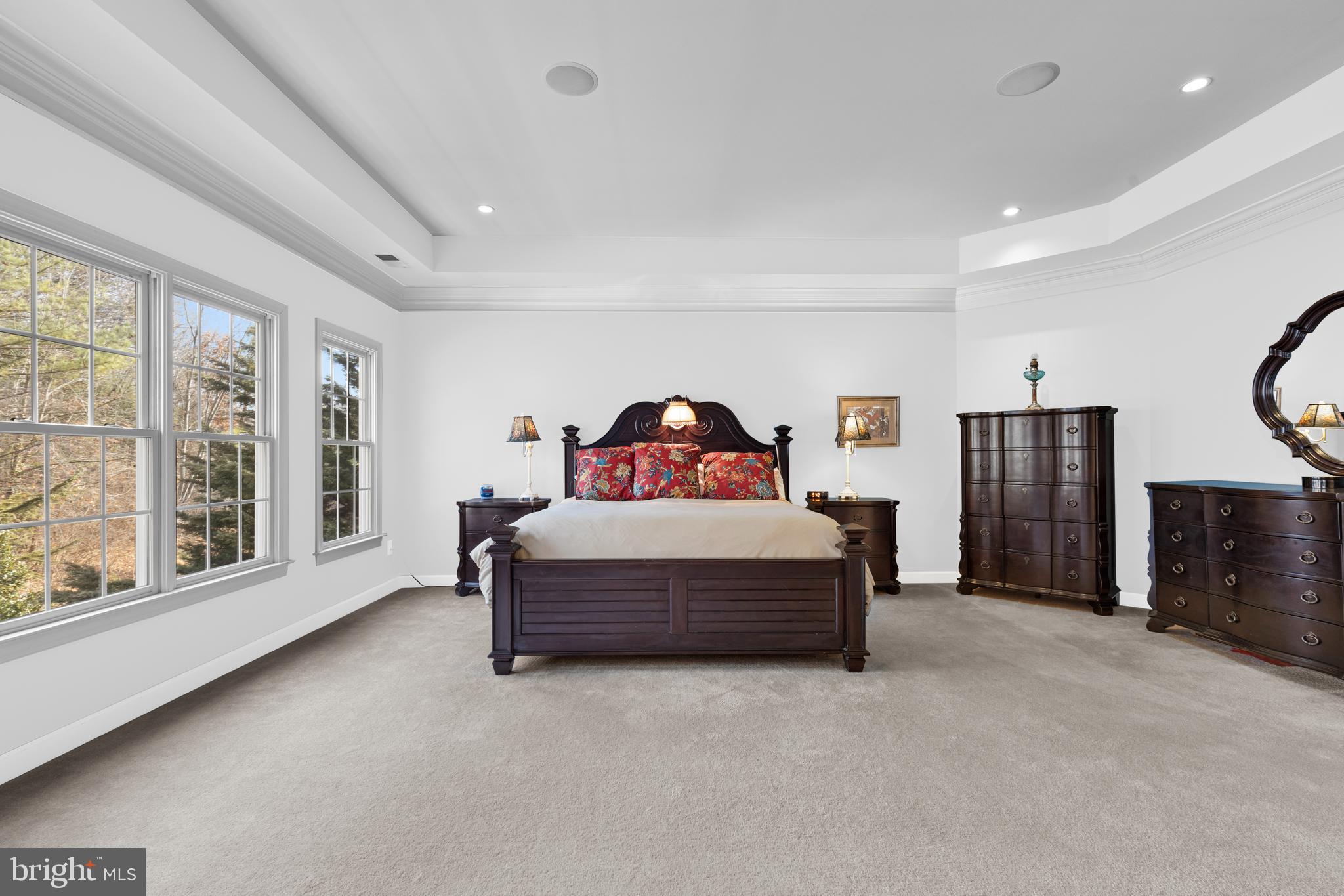LAKE BARCROFT - Residential