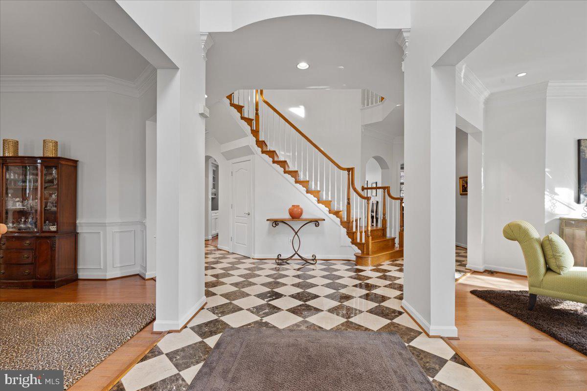 LAKE BARCROFT - Residential