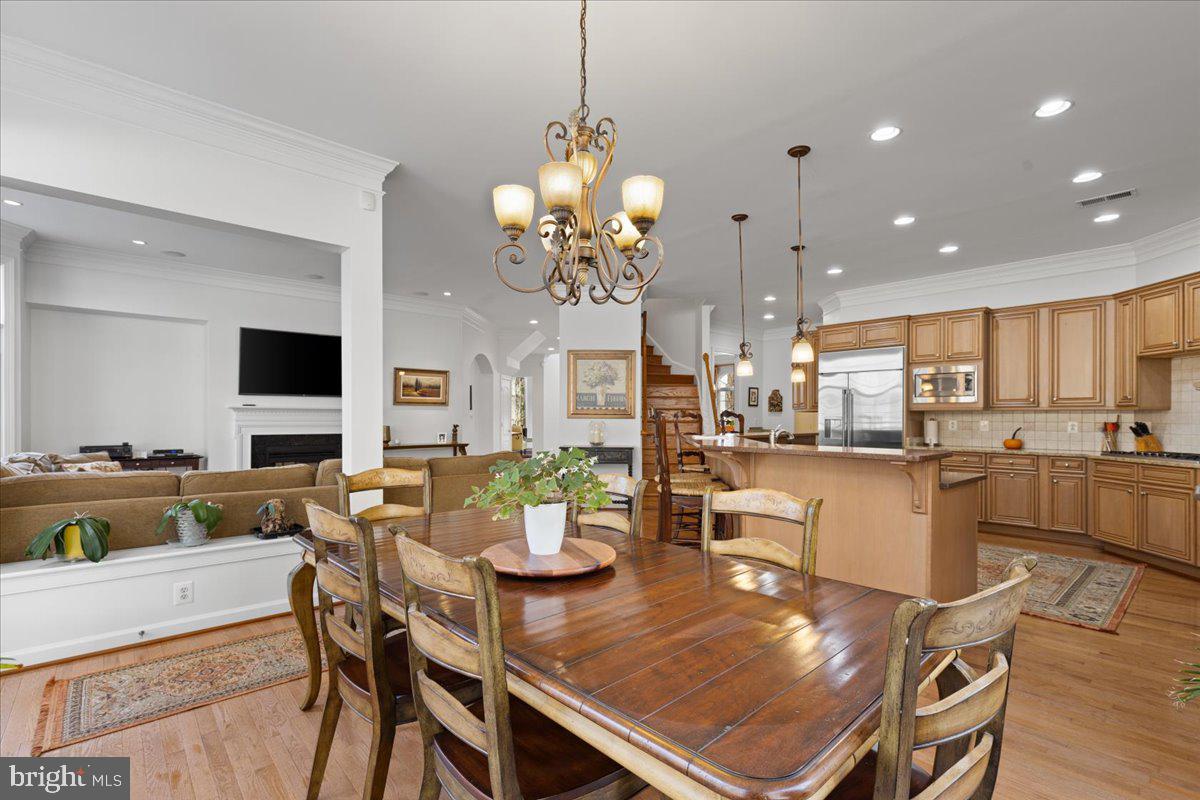 LAKE BARCROFT - Residential