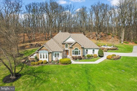 15 MAPLE GROVE ROAD HANOVER PA 17331