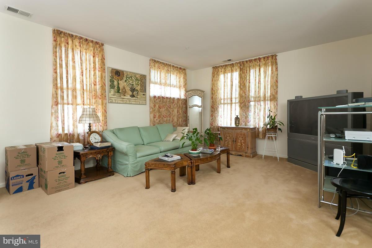 RESERVOIR HILL HISTORIC DISTRICT - Residential Lease