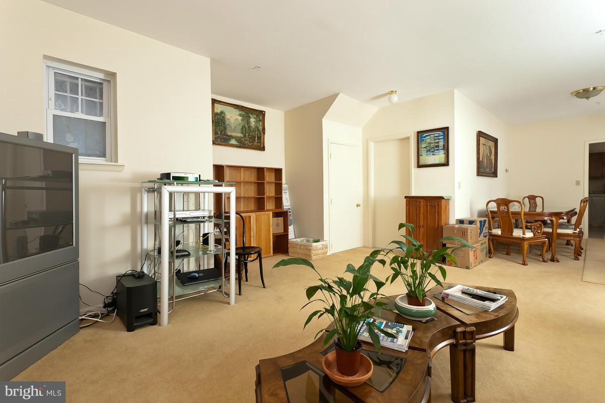 RESERVOIR HILL HISTORIC DISTRICT - Residential Lease