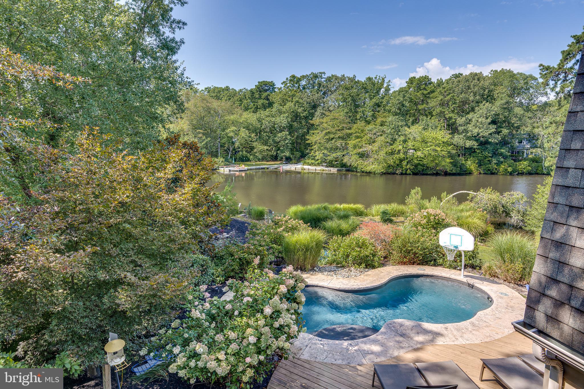 374 TAVISTOCK DRIVE
