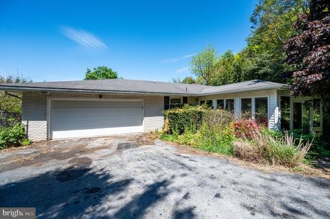 Photo of 1119 Dunkelberger Road, LEESPORT, PA 19533 (MLS # PABK2071328)