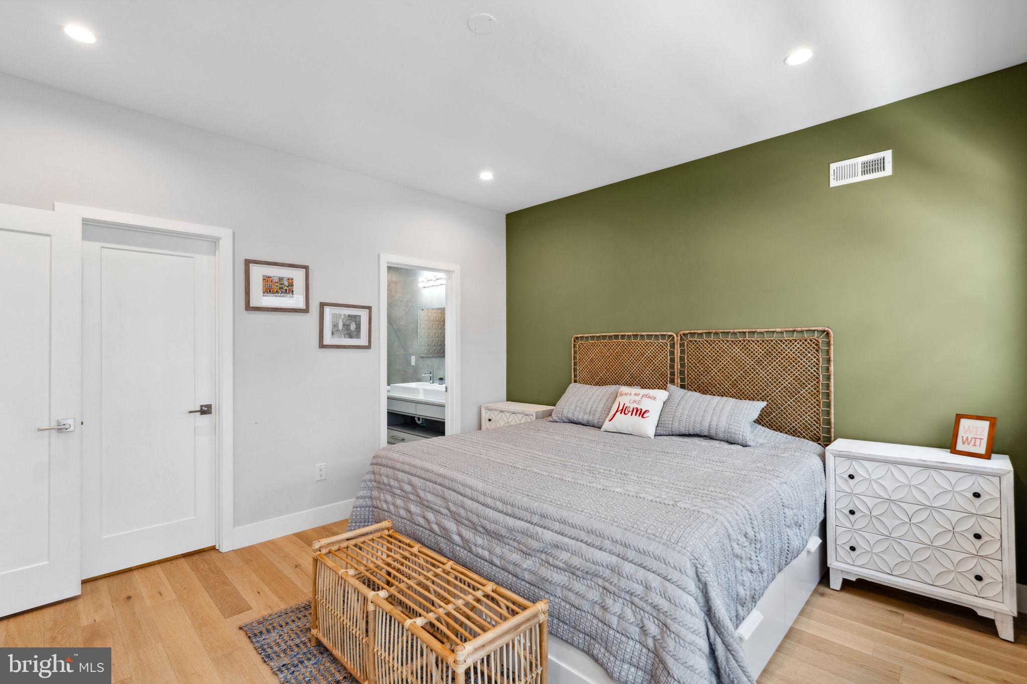 PHILADELPHIA (NORTH) - Residential