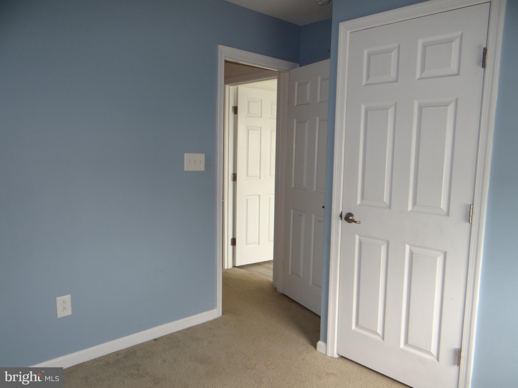 ROUND HILL - Residential Lease