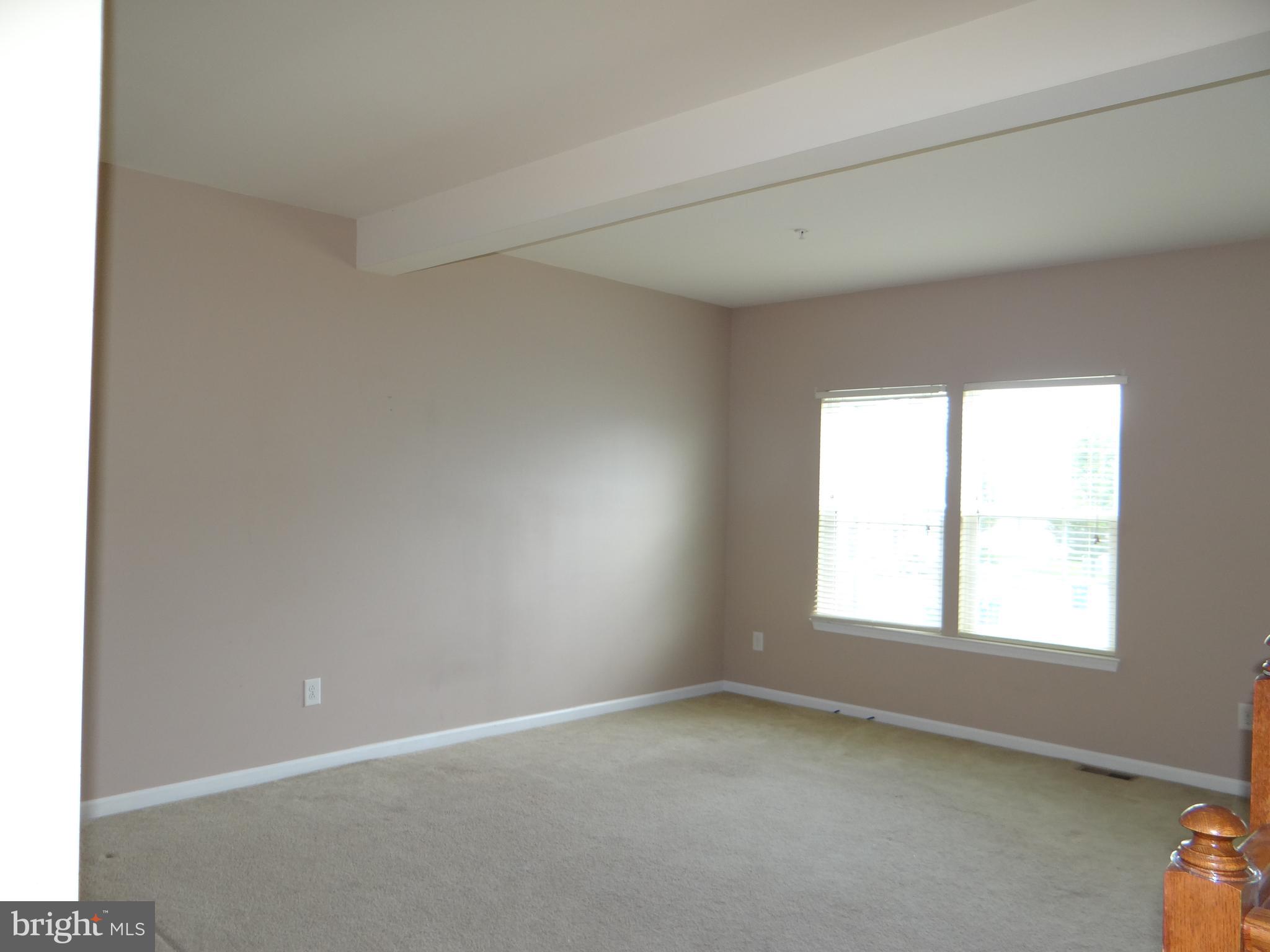 ROUND HILL - Residential Lease