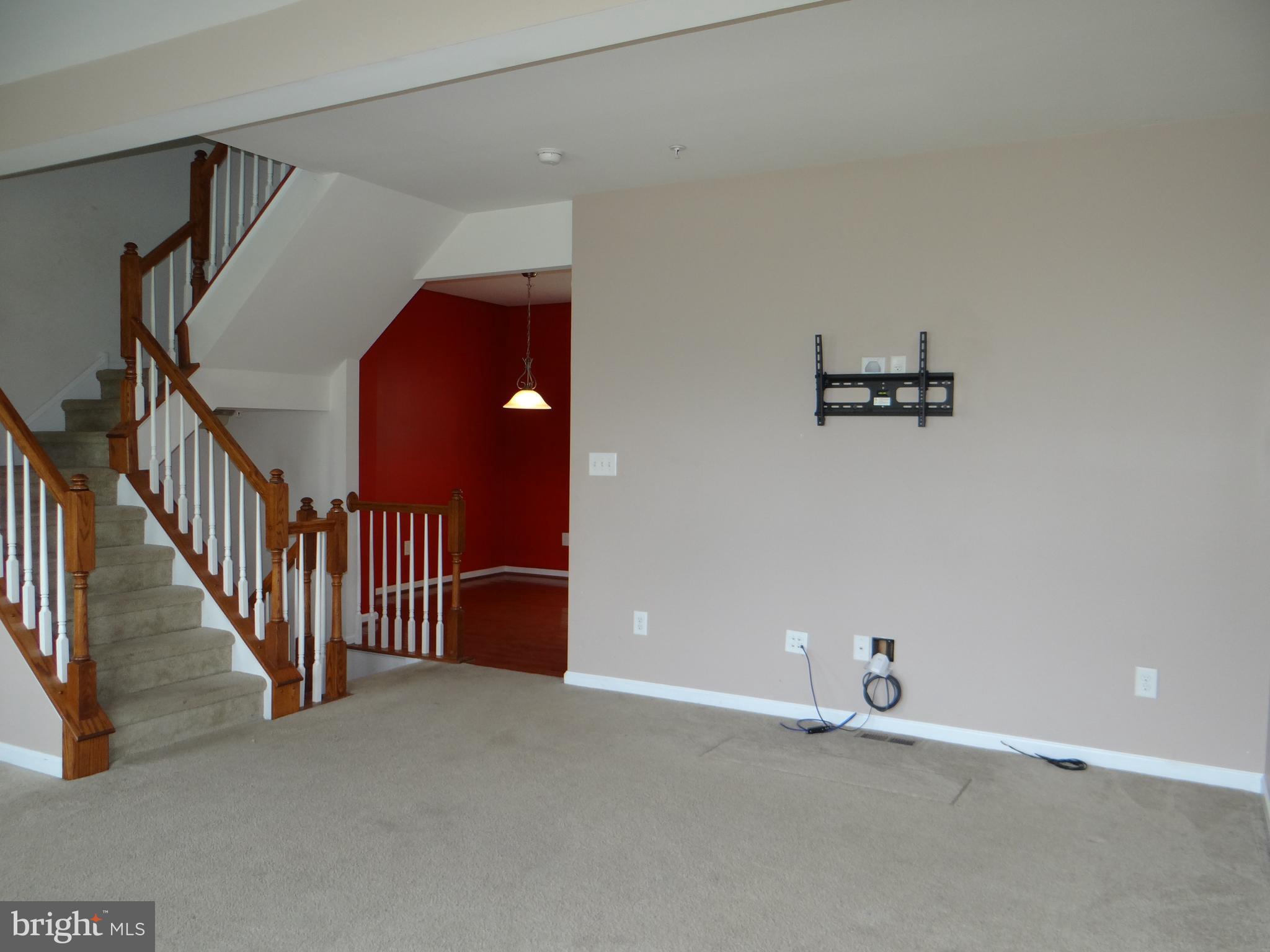 ROUND HILL - Residential Lease