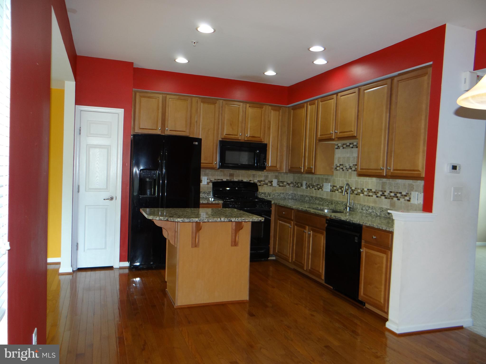 ROUND HILL - Residential Lease