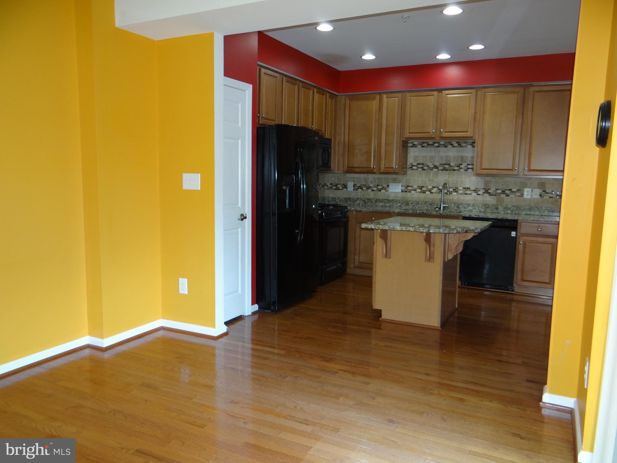 ROUND HILL - Residential Lease