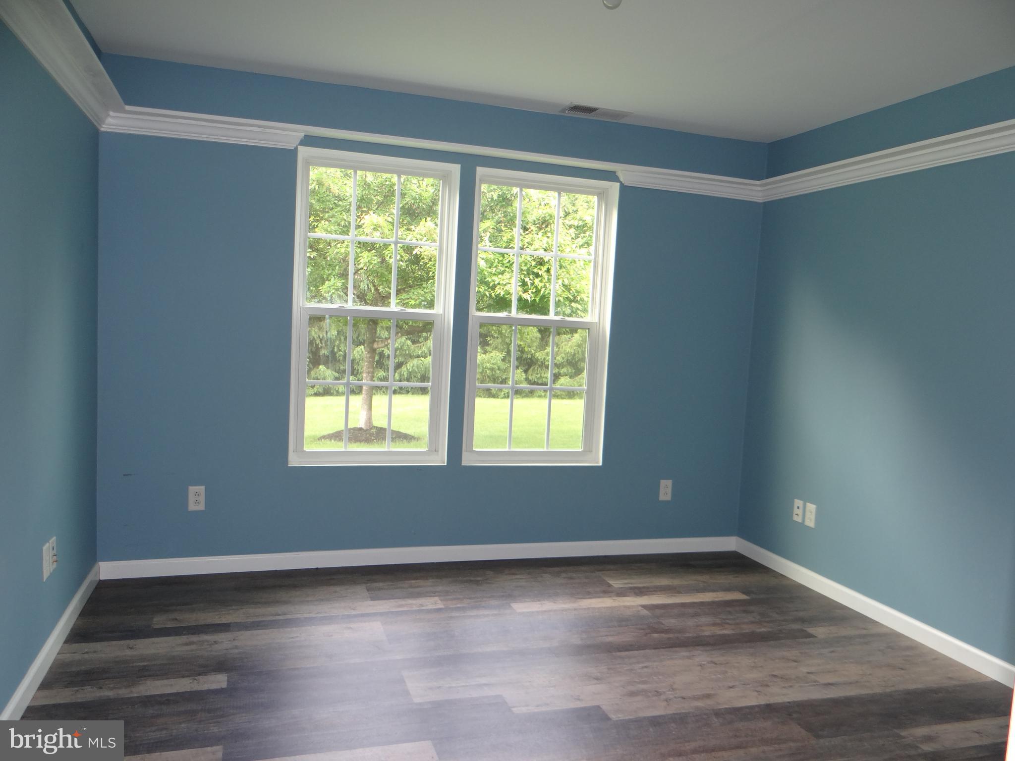 ROUND HILL - Residential Lease