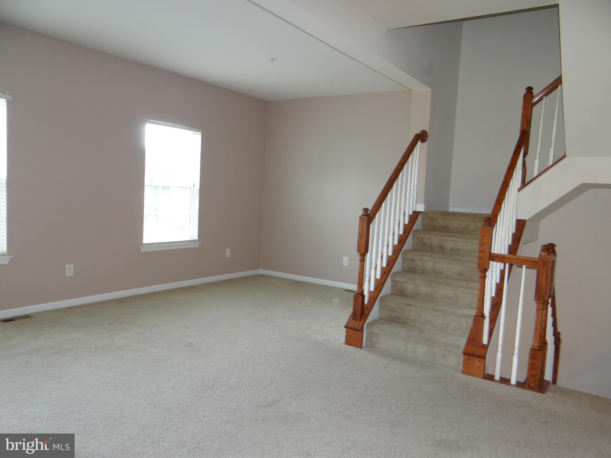 ROUND HILL - Residential Lease