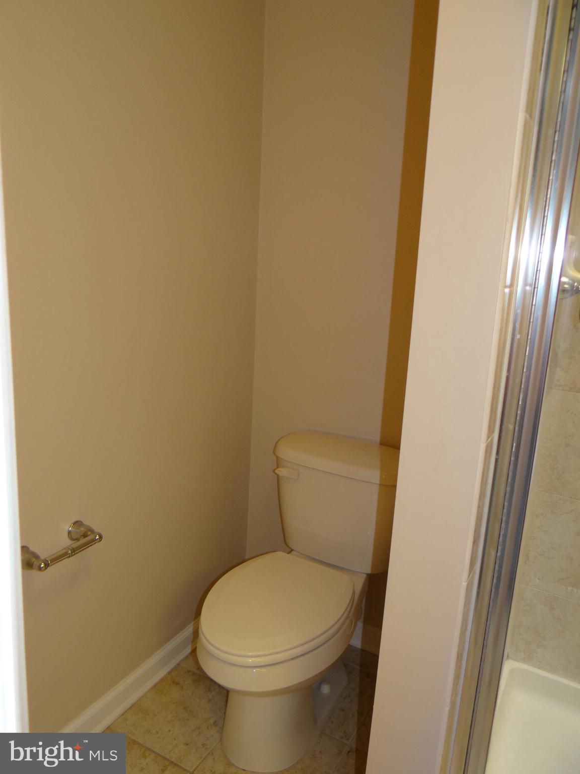 ROUND HILL - Residential Lease